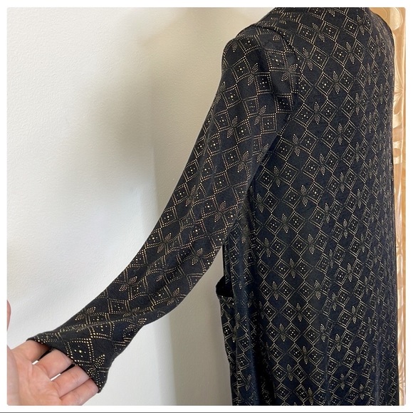 💕Like New Elegant Lularoe Sarah Black & Gold Cardigan💕 - Picture 12 of 14
